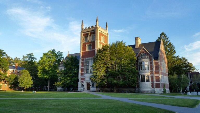 Bowdoin College: History, Academics, Campus Life, Admissions, and Legacy